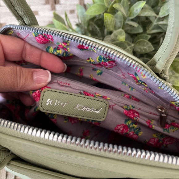 Betsey Johnson Mint Green Satchel with Bow Accent - Picture 2 of 6